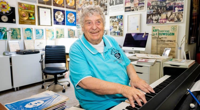 Fotoshoot Tonny Eyk Thuis In Badhoevedorp