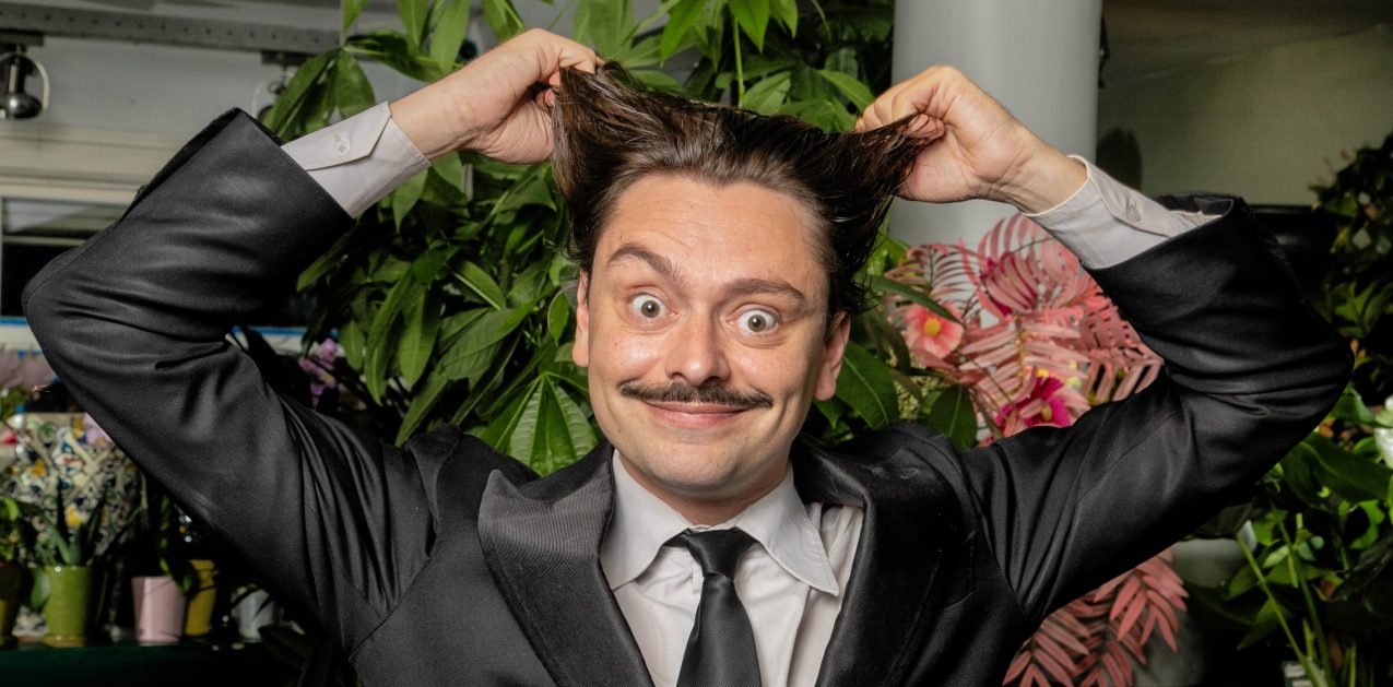 Portretten Van Kleinkunstenaar Gover Meit.