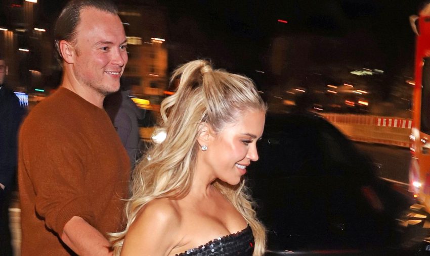 Christmas Shopping Night In Hamburg