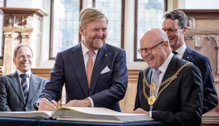 Koning Willem Alexander Brengt Werkbezoek Aan Münster