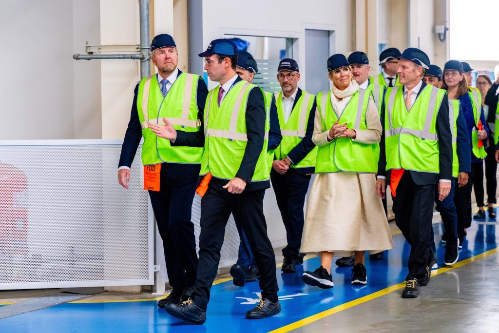 Koning En Koningin Bezoeken Airbus In Toulouse