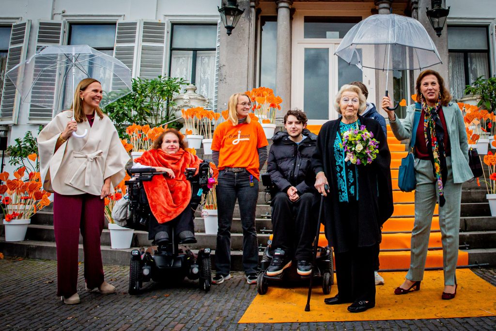 Prinses Beatrix Aanwezig Bij Het Oranjepad Van Het Prinses Beatrix Spierfonds