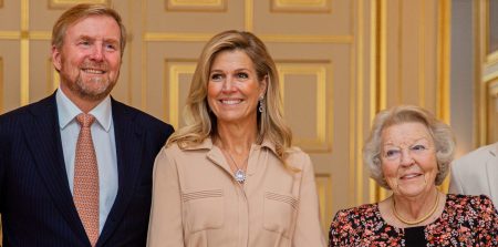 Koningin Máxima Reikt De Appeltjes Van Oranje Uit