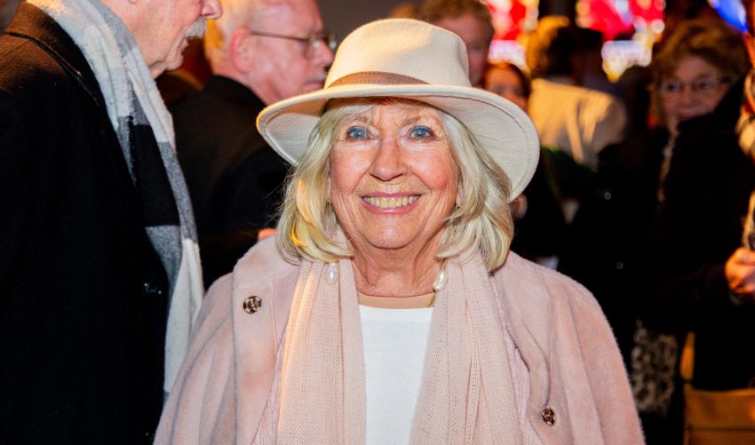 Premiere Ons Pap Wil Bij De Revue