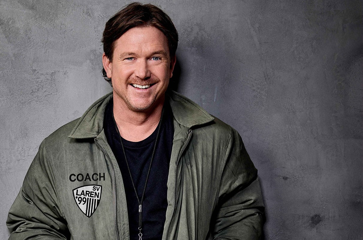 Johnny De Mol Legt Taboes Bloot Tijdens Comeback In Theater!
