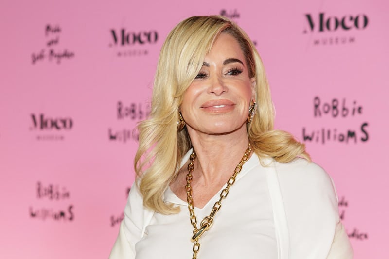 Robbie Williams Opent Kunstexpositie In Moco Museum Amsterdam
