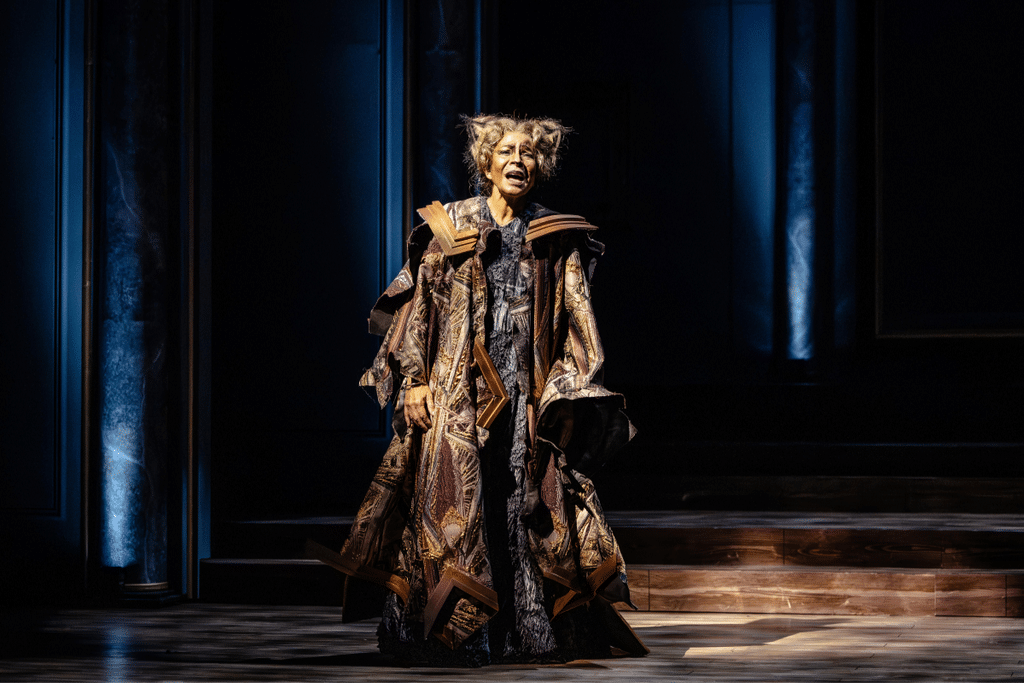 Nurlaila Karim Als Grizabella Credit Danny Kaan